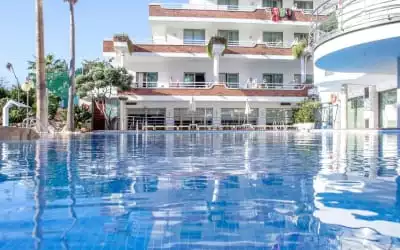 Hotel Indalo Park mit 84 % Empfehlungsrate Hotel Indalo Park in Santa Susanna