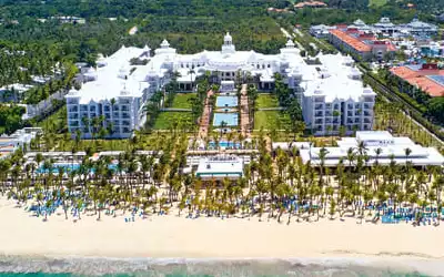 Hotel Riu Palace Punta Cana mit 83 % Empfehlungsrate Hotel Riu Palace Punta Cana in Bavaro