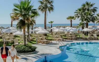 The Golden Bay Beach Hotel mit 86 % Empfehlungsrate The Golden Bay Beach Hotel in Pyla