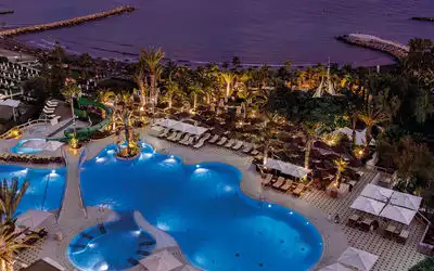 Hotel Four Seasons mit 89 % Empfehlungsrate Hotel Four Seasons in Agios Tychonas