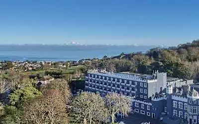 Fitzpatrick Castle Hotel Dublin mit 90 % Empfehlungsrate Fitzpatrick Castle Hotel Dublin in Dalkey