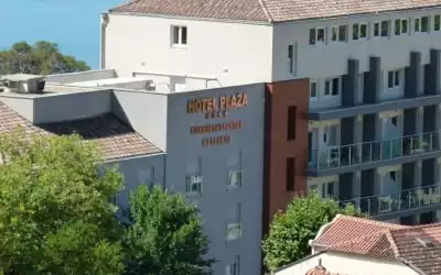 Hotel Plaza mit 96 % Empfehlungsrate Hotel Plaza in Omiš
