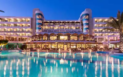 Constantinou Bros Athena Beach Hotel mit 91 % Empfehlungsrate Constantinou Bros Athena Beach Hotel in Geroskipou