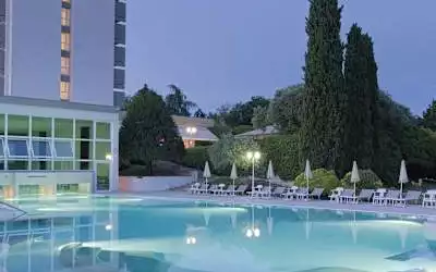 Hotel Terme Des Bains mit 95 % Empfehlungsrate Hotel Terme Des Bains in Montegrotto Terme