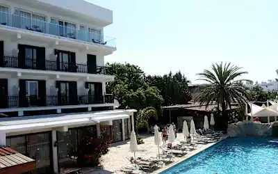 Hotel Dionysos mit 100 % Empfehlungsrate Hotel Dionysos in Paphos