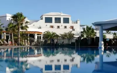 Hotel Las Marismas de Corralejo mit 89 % Empfehlungsrate Hotel Las Marismas de Corralejo in Corralejo