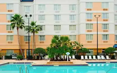 Hotel Fairfield Inn & Suites Orlando Lake Buena Vista in the Marriott Village mit 99 % Empfehlungsrate Hotel Fairfield Inn & Suites Orlando Lake Buena Vista in the Marriott Village in Lake Buena Vista