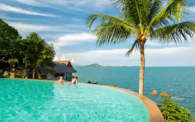 Coral Cliff Beach Resort in Coral Cove