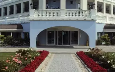 Hotel Palace Desenzano mit 82 % Empfehlungsrate Hotel Palace Desenzano in Desenzano del Garda