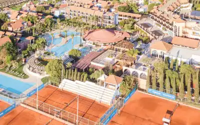 ROBINSON CYPRUS mit 96 % Empfehlungsrate ROBINSON CYPRUS in Alaminos