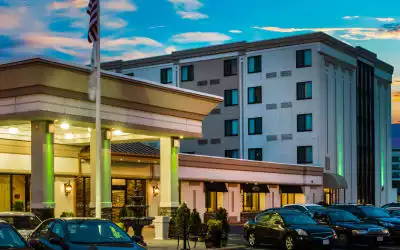 Holiday Inn Hasbrouck Heights mit 100 % Empfehlungsrate Holiday Inn Hasbrouck Heights in Hasbrouck Heights
