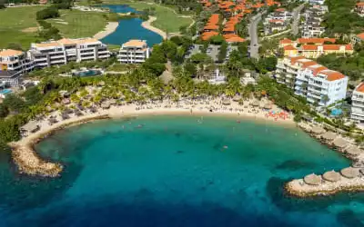 Blue Bay Golf & Beach Resort mit 84 % Empfehlungsrate Blue Bay Golf & Beach Resort in Sint Michiel