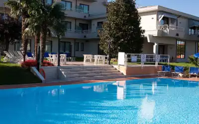 Hotel Porto Azzurro mit 95 % Empfehlungsrate Hotel Porto Azzurro in Sirmione