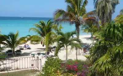 Charela Inn Hotel mit 95 % Empfehlungsrate Charela Inn Hotel in Negril