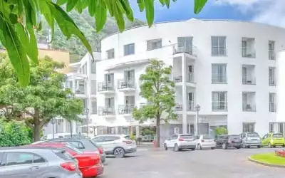 Hotel White Waters mit 87 % Empfehlungsrate Hotel White Waters in Machico