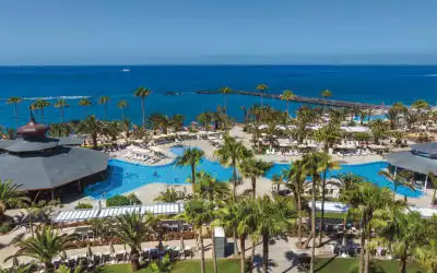 Hotel Riu Palace Tenerife mit 94 % Empfehlungsrate Hotel Riu Palace Tenerife in La Caleta de Adeje