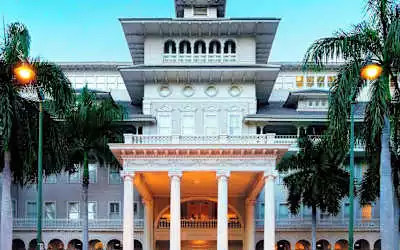 Hotel Moana Surfrider, A Westin Resort & Spa mit 99 % Empfehlungsrate Hotel Moana Surfrider, A Westin Resort & Spa in Waikiki Beach