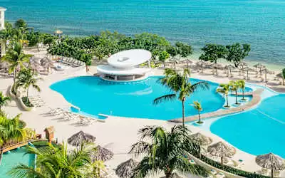 Iberostar Waves Rose Hall Beach mit 89 % Empfehlungsrate Iberostar Waves Rose Hall Beach in Montego Bay