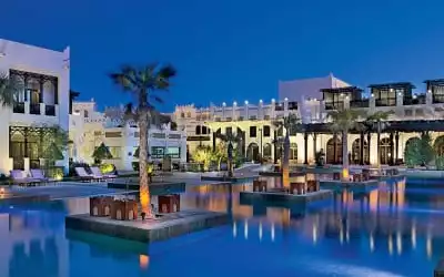 Sharq Village & Spa, a Ritz-Carlton Hotel mit 99 % Empfehlungsrate Sharq Village & Spa, a Ritz-Carlton Hotel in Doha