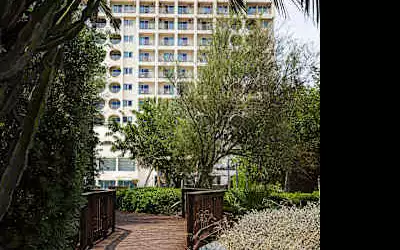 Ozadi Altura Beach Resort in Altura