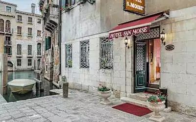 Hotel San Moise in Venedig