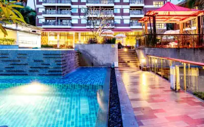 Hotel Peach Blossom mit 99 % Empfehlungsrate Hotel Peach Blossom in Karon Beach