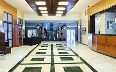 Hotel Las Adelfas mit 100 % Empfehlungsrate Hotel Las Adelfas in Cordoba