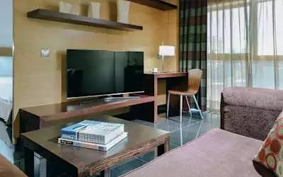 NH Barcelona Fira Suites in L'Hospitalet de Llobregat