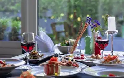 Crystal Centro Pearl Collection in Lara