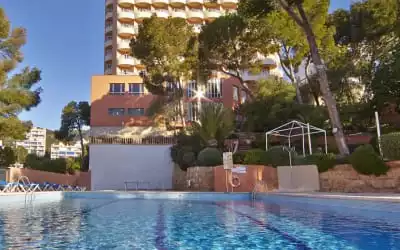 MLL Blue Bay Hotel mit 99 % Empfehlungsrate MLL Blue Bay Hotel in Cala Major