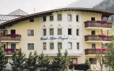 Alpin Royal Wellness Refugium & Resort Hotel mit 98 % Empfehlungsrate Alpin Royal Wellness Refugium & Resort Hotel in Valle Aurina - Ahrntal