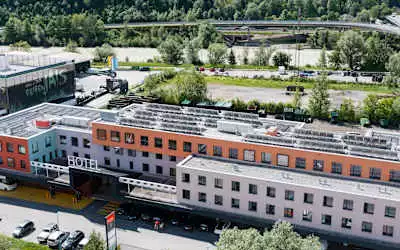 Hwest Hotel Hall in Hall