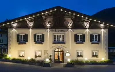 Wirtshaus & Hotel Lener mit 100 % Empfehlungsrate Wirtshaus & Hotel Lener in Freienfeld - Campo di Trens