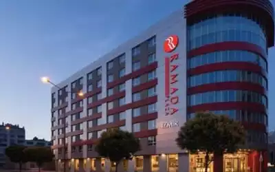 Ramada Plaza by Wyndham Izmir mit 93 % Empfehlungsrate Ramada Plaza by Wyndham Izmir in Izmir