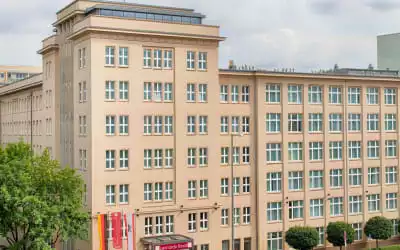 Leonardo Royal Hotel Berlin Alexanderplatz mit 98 % Empfehlungsrate Leonardo Royal Hotel Berlin Alexanderplatz in Berlin-Friedrichshain-Kreuzberg