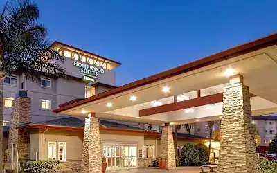 Homewood Suites by Hilton San Francisco Airport North mit 91 % Empfehlungsrate Homewood Suites by Hilton San Francisco Airport North in Brisbane