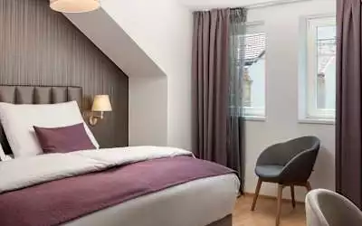 MOODs Charles Bridge in Prag - Praha