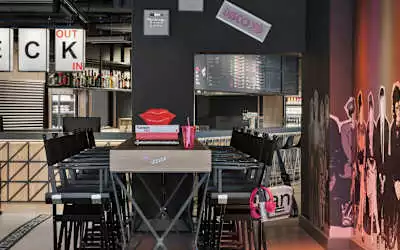 Moxy Duesseldorf City in Düsseldorf