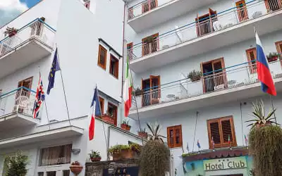 Hotel Club Sorrento mit 98 % Empfehlungsrate Hotel Club Sorrento in Sant'Agnello