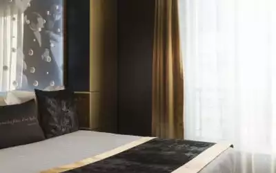 Hotel Les Bulles De Paris mit 99 % Empfehlungsrate Hotel Les Bulles De Paris in Paris