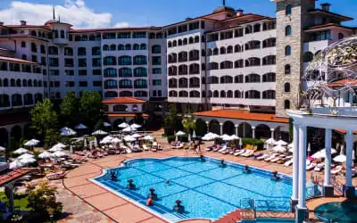 Helena Sands mit 93 % Empfehlungsrate Helena Sands in Sonnenstrand