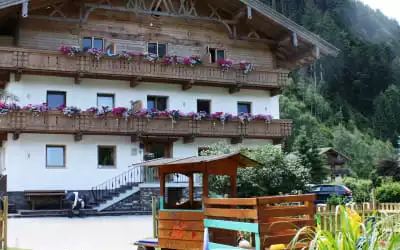 Ferienhof Kampfl mit 100 % Empfehlungsrate Ferienhof Kampfl in Fügen (Zillertal)