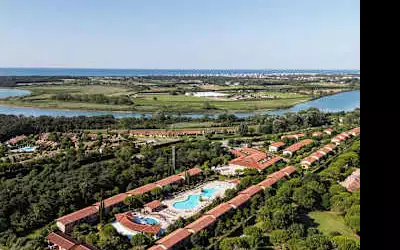 Green Village Resort - Hotel & Aparthotel mit 89 % Empfehlungsrate Green Village Resort - Hotel & Aparthotel in Lignano