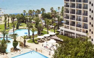 Sandy Beach mit 87 % Empfehlungsrate Sandy Beach in Pyla