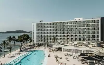 The Ibiza Twiins in Playa d'en Bossa