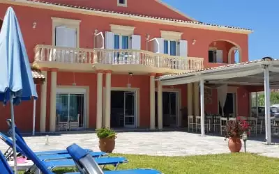 Pension Christina in Petriti