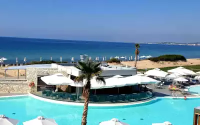 Portes Lithos Luxury Resort mit 92 % Empfehlungsrate Portes Lithos Luxury Resort in Nea Potidea