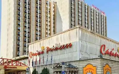 RAMADA Hotel Sofia mit 99 % Empfehlungsrate RAMADA Hotel Sofia in Sofia