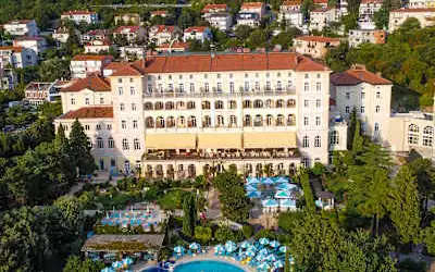 Hotel Kvarner Palace mit 99 % Empfehlungsrate Hotel Kvarner Palace in Crikvenica