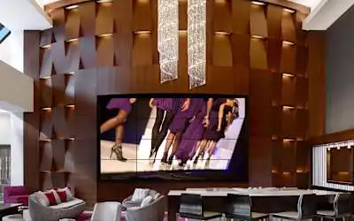 Hotel Hilton Woodland Hills mit 100 % Empfehlungsrate Hotel Hilton Woodland Hills in Woodland Hills